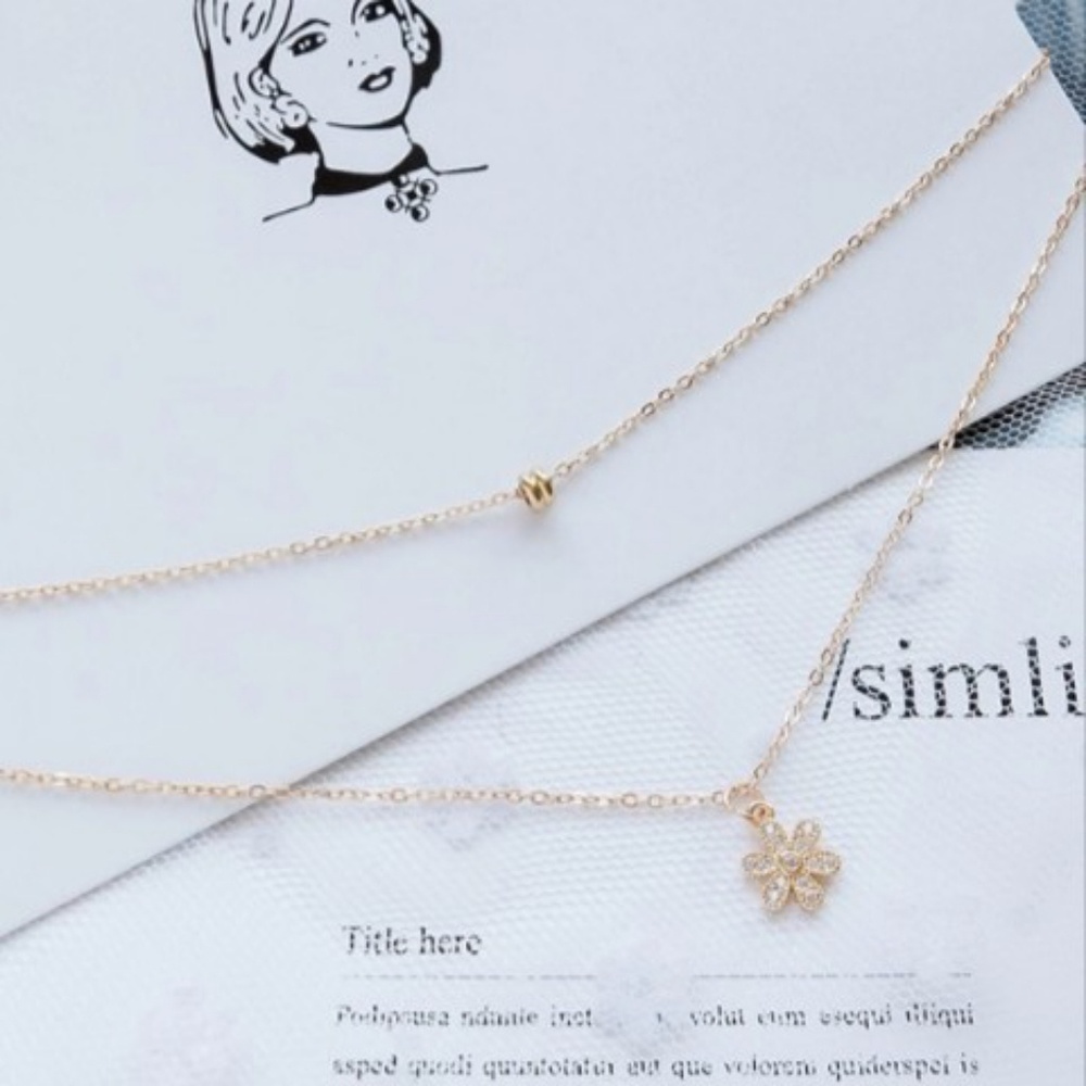 Flower Pendant Rhinestone Necklace - Picture 2 of 3
